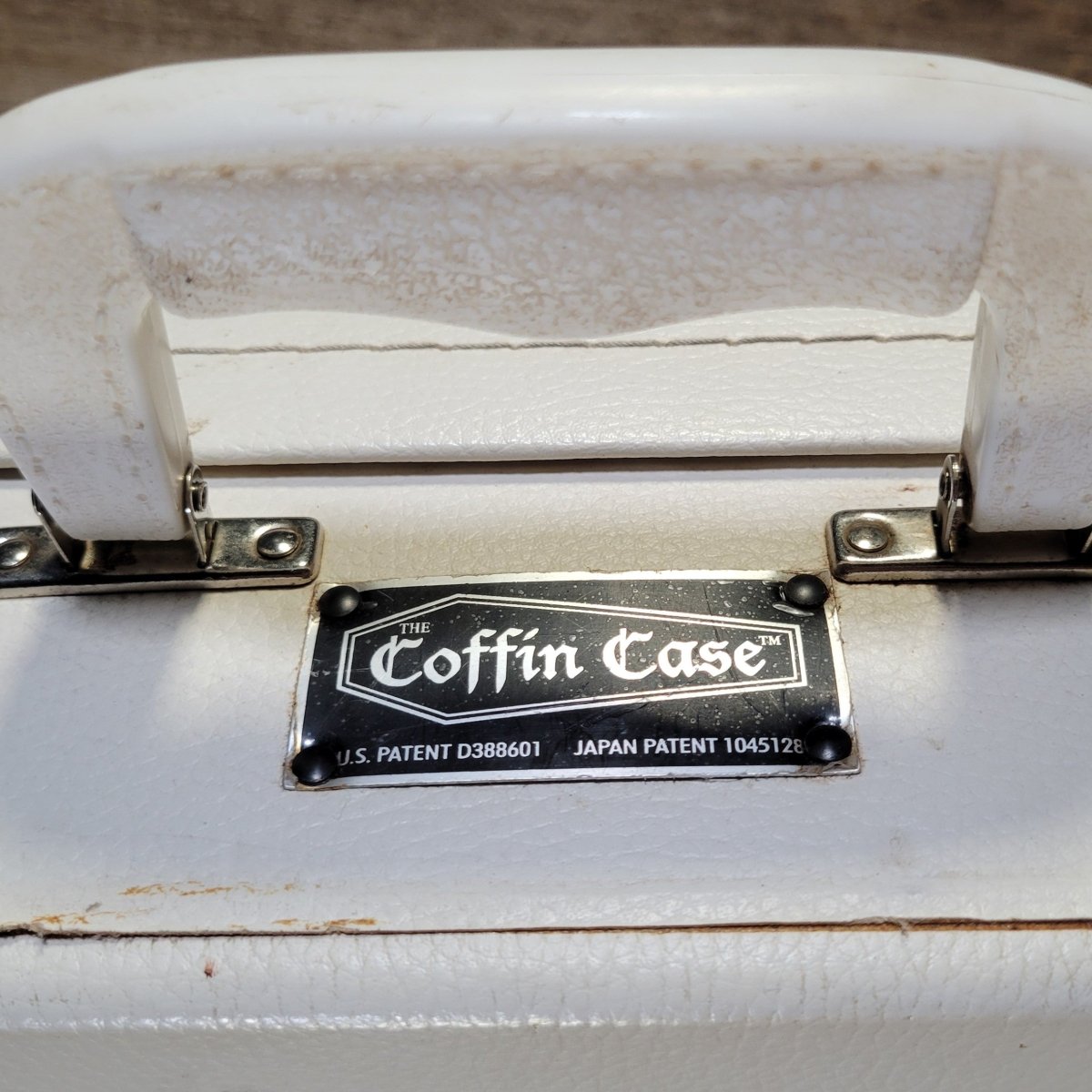 Coffin Case Fits Stratocaster, Telecaster, PRS, Les Paul, SG, Very Good - White - Mahar's Vintage Guitars