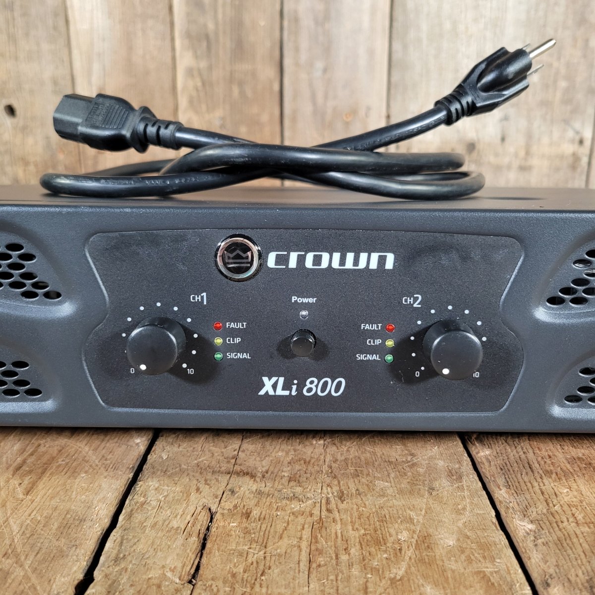 Crown XLi800 Power Amplifier 2019 – 2 - Channel Solid - State Live Sound & Studio - Mahar's Vintage Guitars