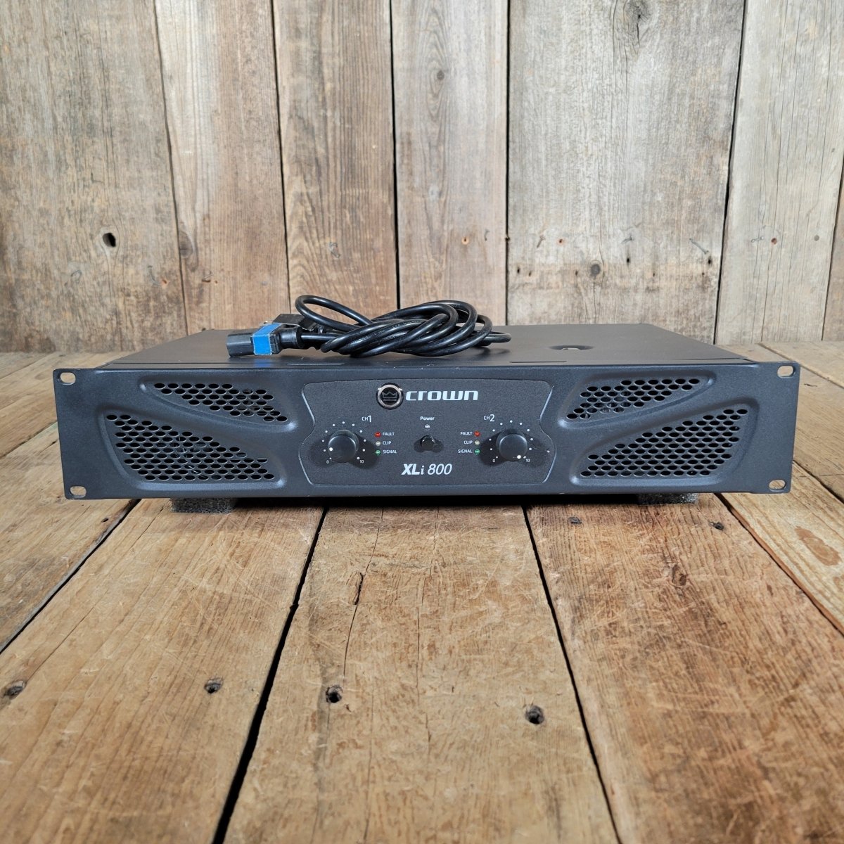Crown XLi800 Power Amplifier 2019 – Reliable 2 - Channel Solid - State Amp for Live Sound & Studio - Mahar's Vintage Guitars