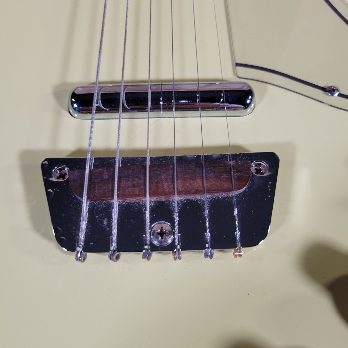 Danelectro 56 U - 2 Reissue Daddy - O Yellow with gig bag 1998 - Mahar's Vintage Guitars