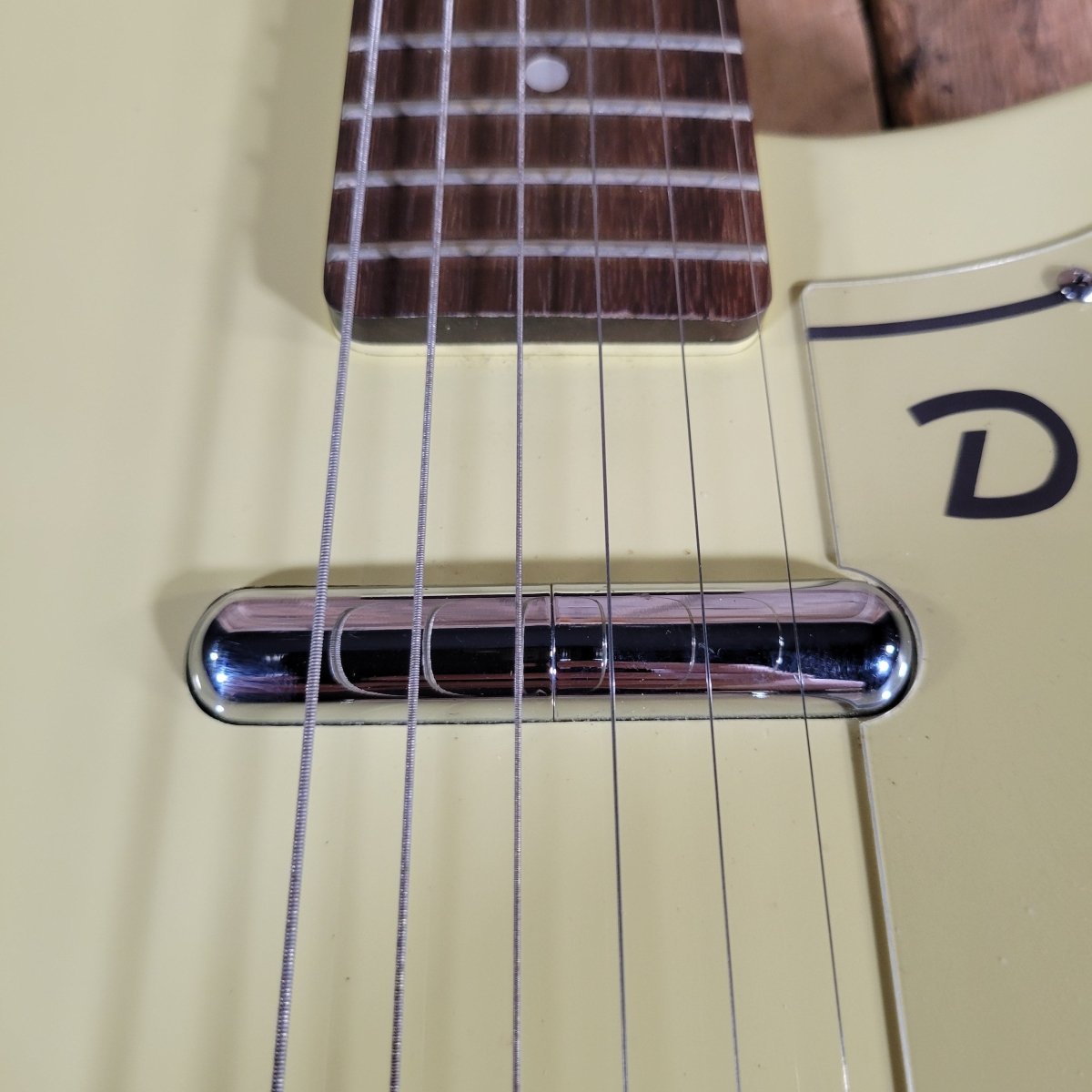 Danelectro 56 U - 2 Reissue Daddy - O Yellow with gig bag 1998 - Mahar's Vintage Guitars