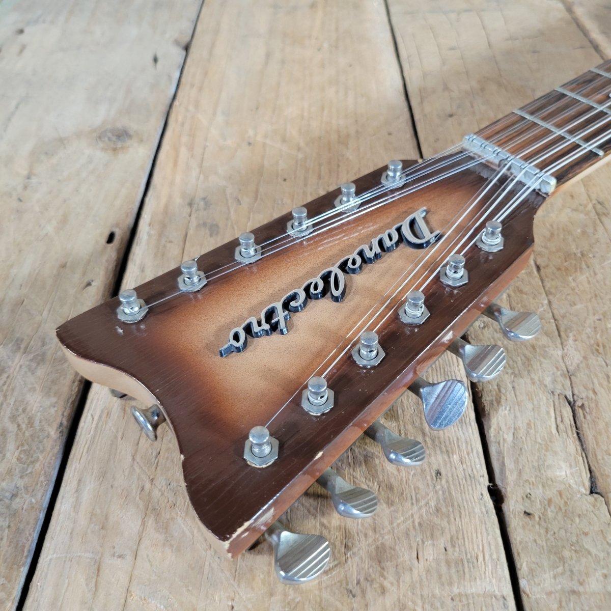Danelectro Bellzouki 7010 Single Pickup 12-String w/ gig bag Excellent - Mahar's Vintage Guitars