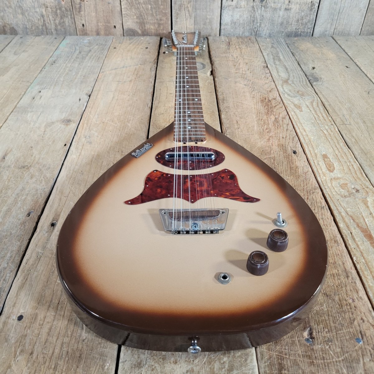 Danelectro Bellzouki 7010 Single Pickup 12-String w/ gig bag Excellent - Mahar's Vintage Guitars