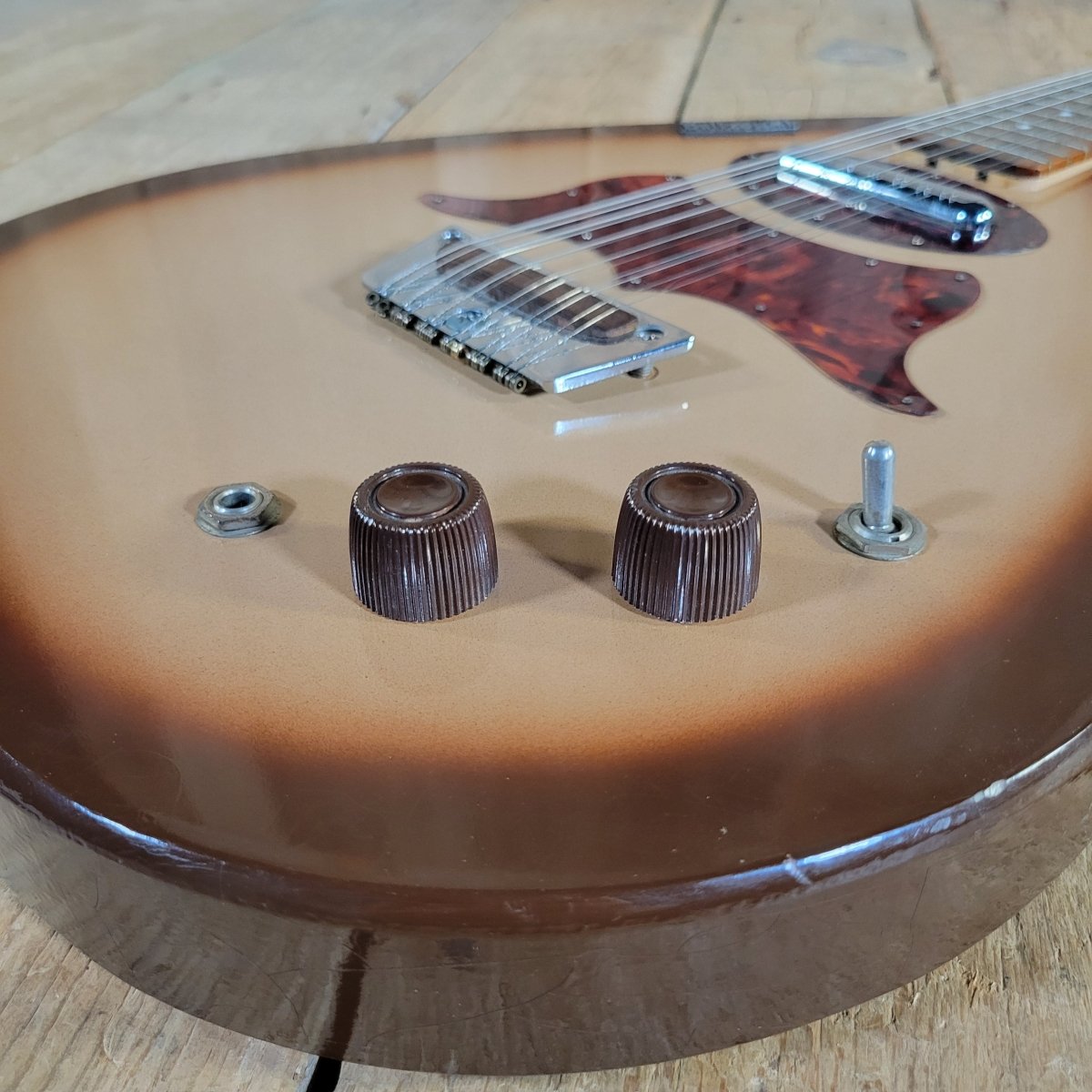 Danelectro Bellzouki 7010 Single Pickup 12-String w/ gig bag Excellent - Mahar's Vintage Guitars