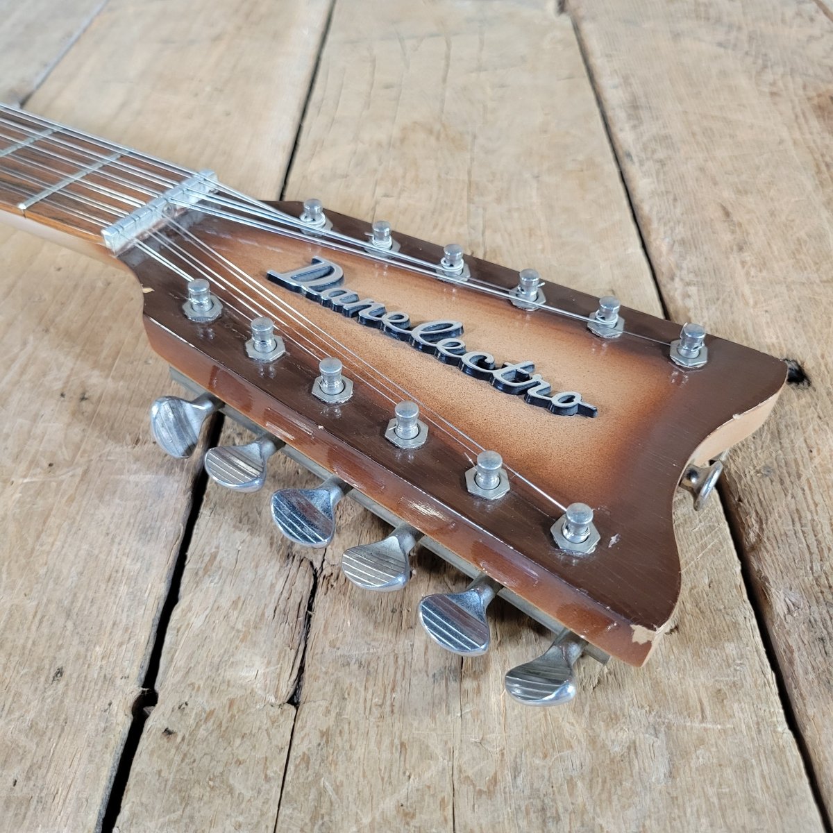 Danelectro Bellzouki 7010 Single Pickup 12-String w/ gig bag Excellent - Mahar's Vintage Guitars