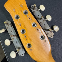 Danelectro U1 Coral Red 1957 - Mahar's Vintage Guitars