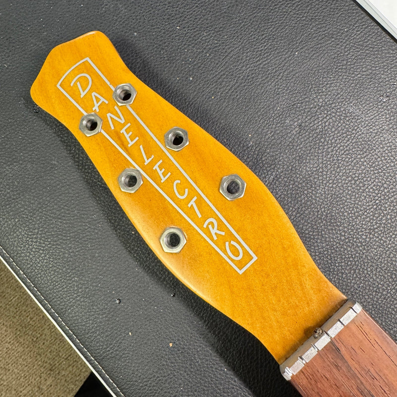 Danelectro U1 Coral Red 1957 - Mahar's Vintage Guitars