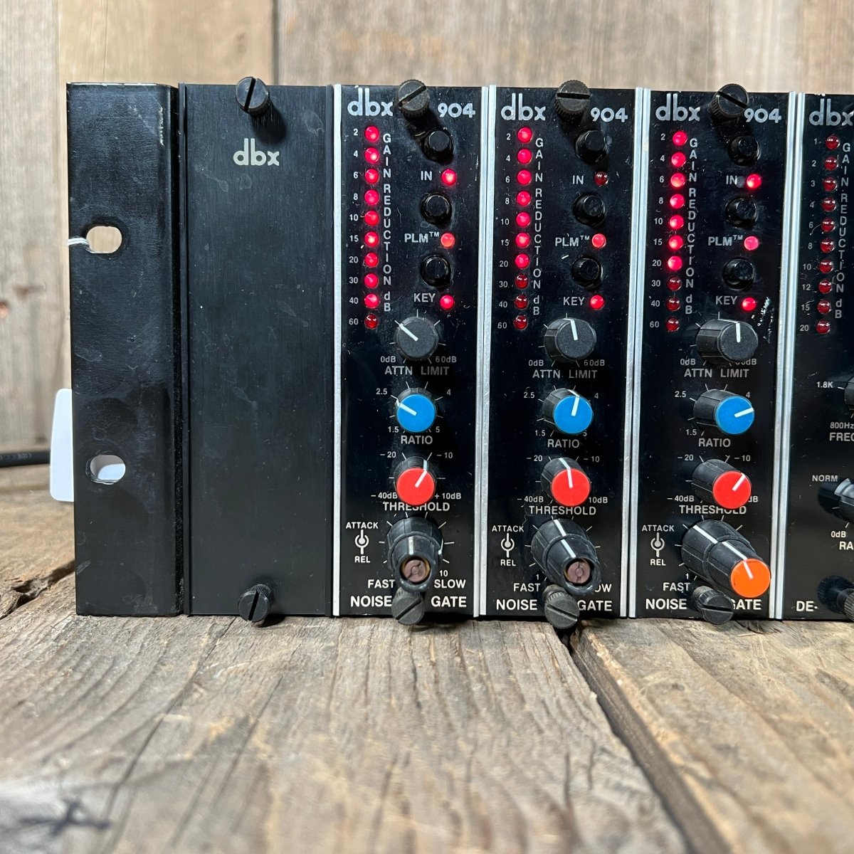 DBX 900A Frame with 4 x 904's, 1 x 902, 1 x 903, 1 x 907 Modules - Mahar's Vintage Guitars