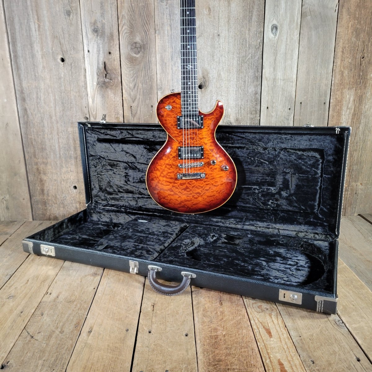 DBZ 2000s Diamond MIK Bolero with case, Excellent - Mahar's Vintage Guitars