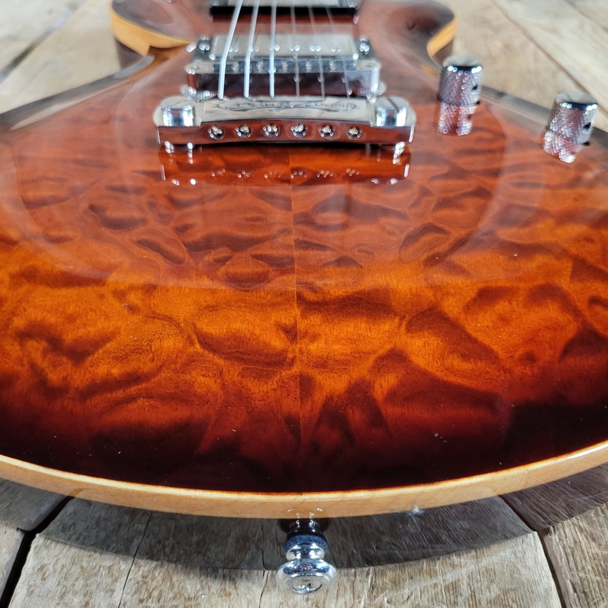 DBZ 2000s Diamond MIK Bolero with case, Excellent - Mahar's Vintage Guitars