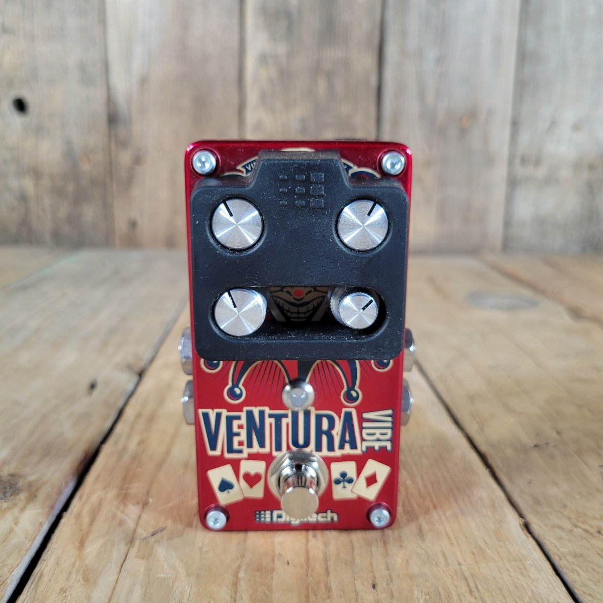 DigiTech 2015 Ventura Vibe Vibrato Rotary Speaker Pedal, Mint - Mahar's Vintage Guitars