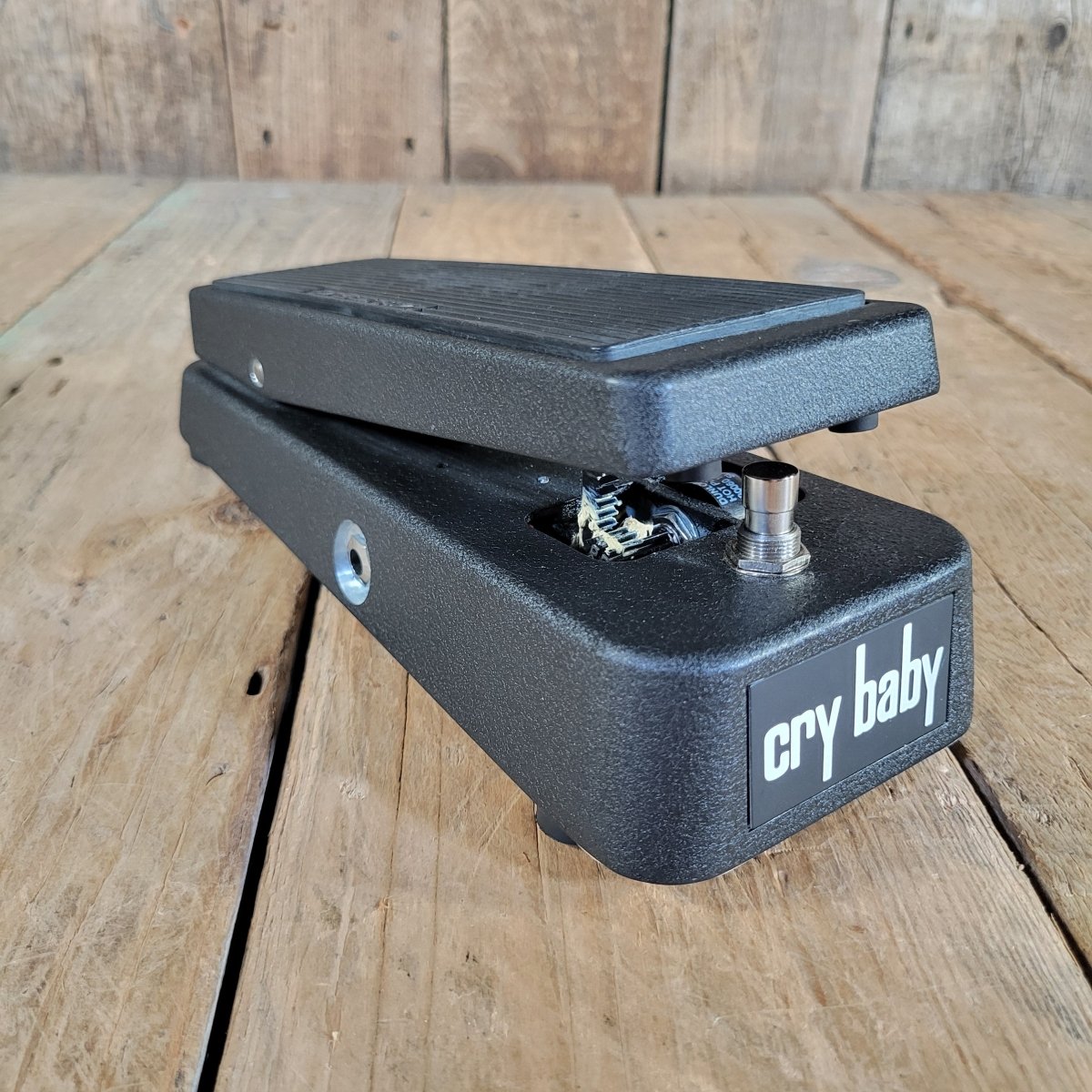 Dunlop GCB95 Cry Baby Wah Pedal w/ MC404 Baseplate, Near Mint - Mahar's Vintage Guitars