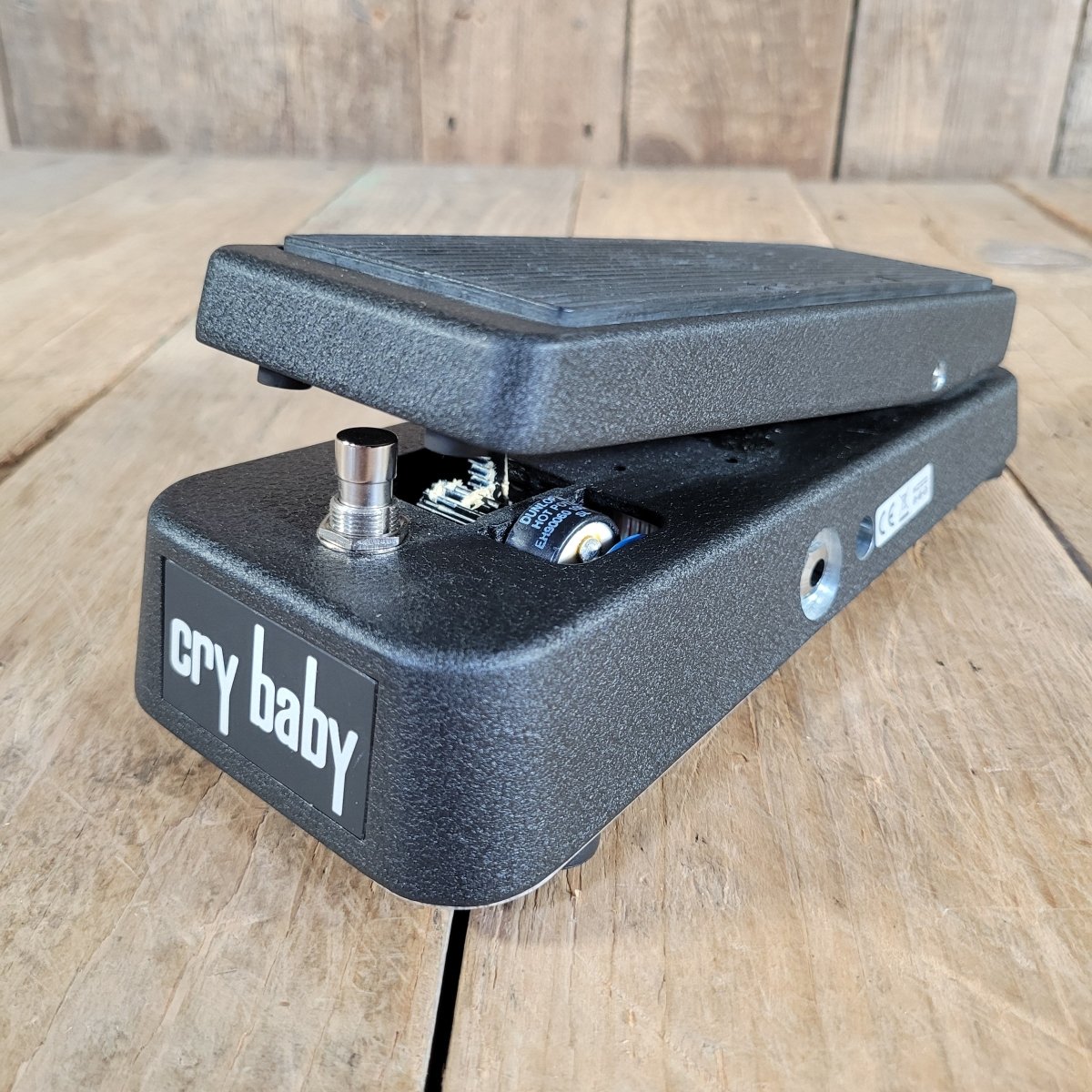 Dunlop GCB95 Cry Baby Wah Pedal w/ MC404 Baseplate, Near Mint - Mahar's Vintage Guitars