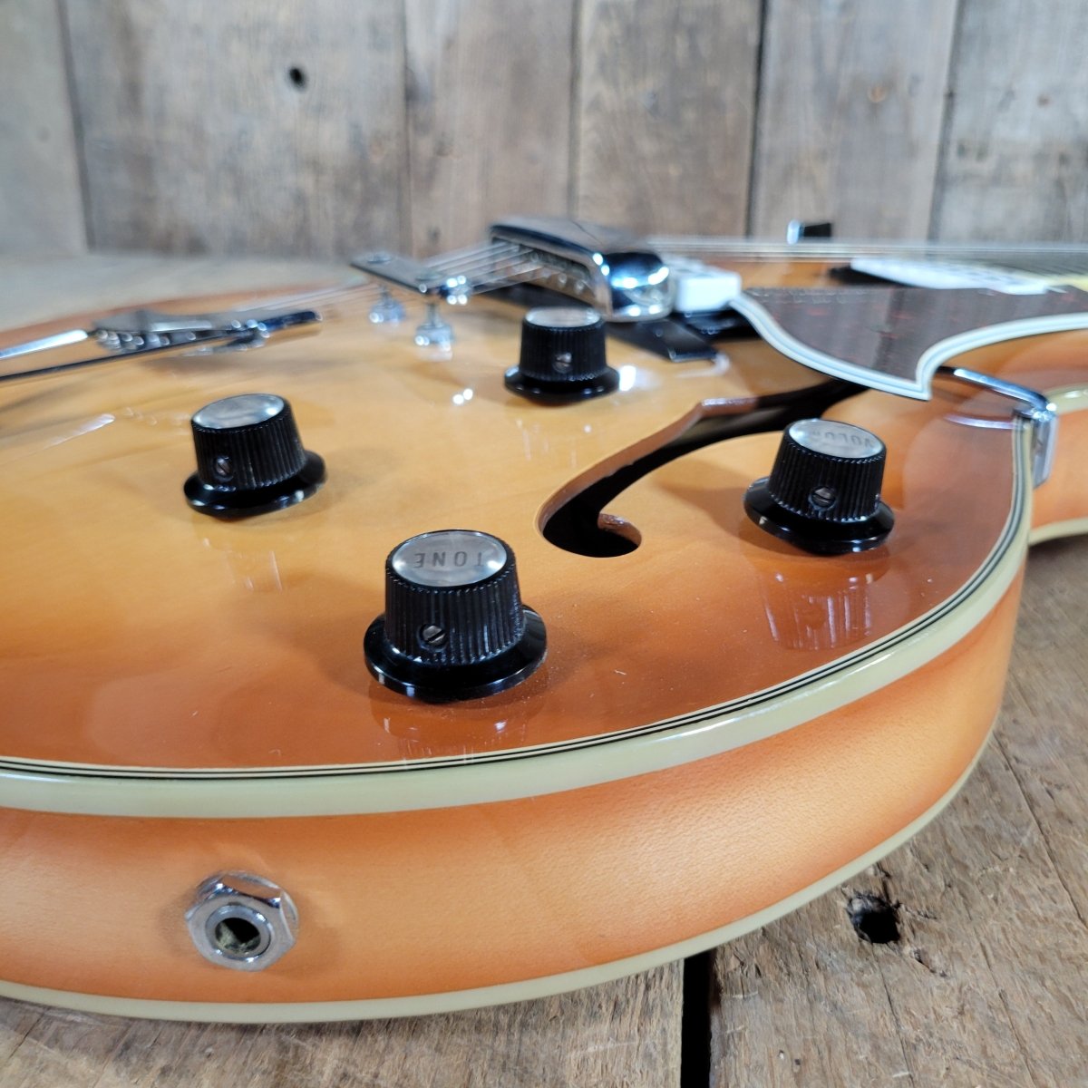 Eko 1963 Barracuda 290 w/ Hard Case Excellent - Mahar's Vintage Guitars