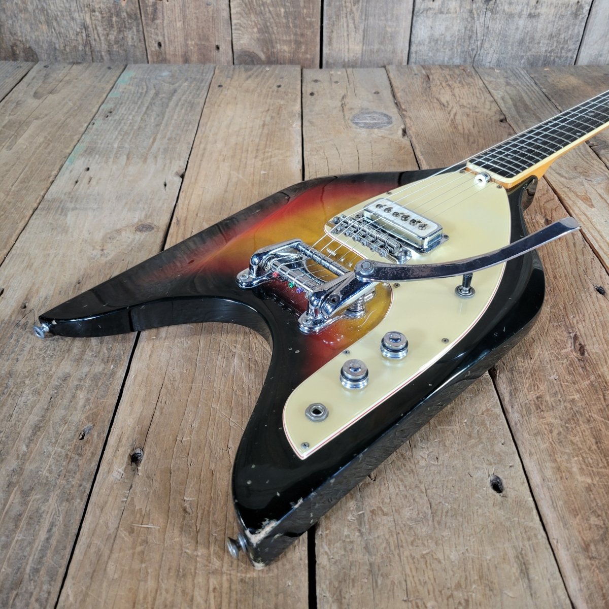 EKO Rocket Rokes Model VI Sunburst 1960s – Vintage Italian Electric Guitar with Original Case - Mahar's Vintage Guitars