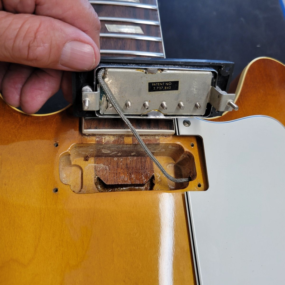 Epiphone 1966 Riviera E360TD w/ Original Case - Mahar's Vintage Guitars