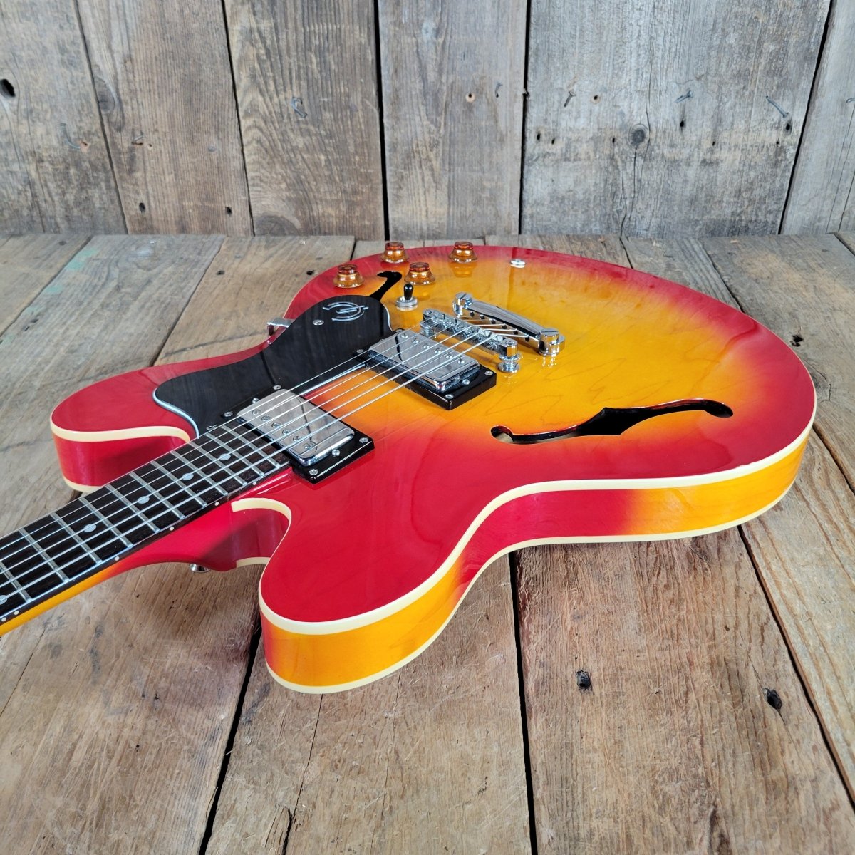 Epiphone 1999 DOT ES - 335 Reissue Cherry Sunburst MIK Near Mint - Mahar's Vintage Guitars