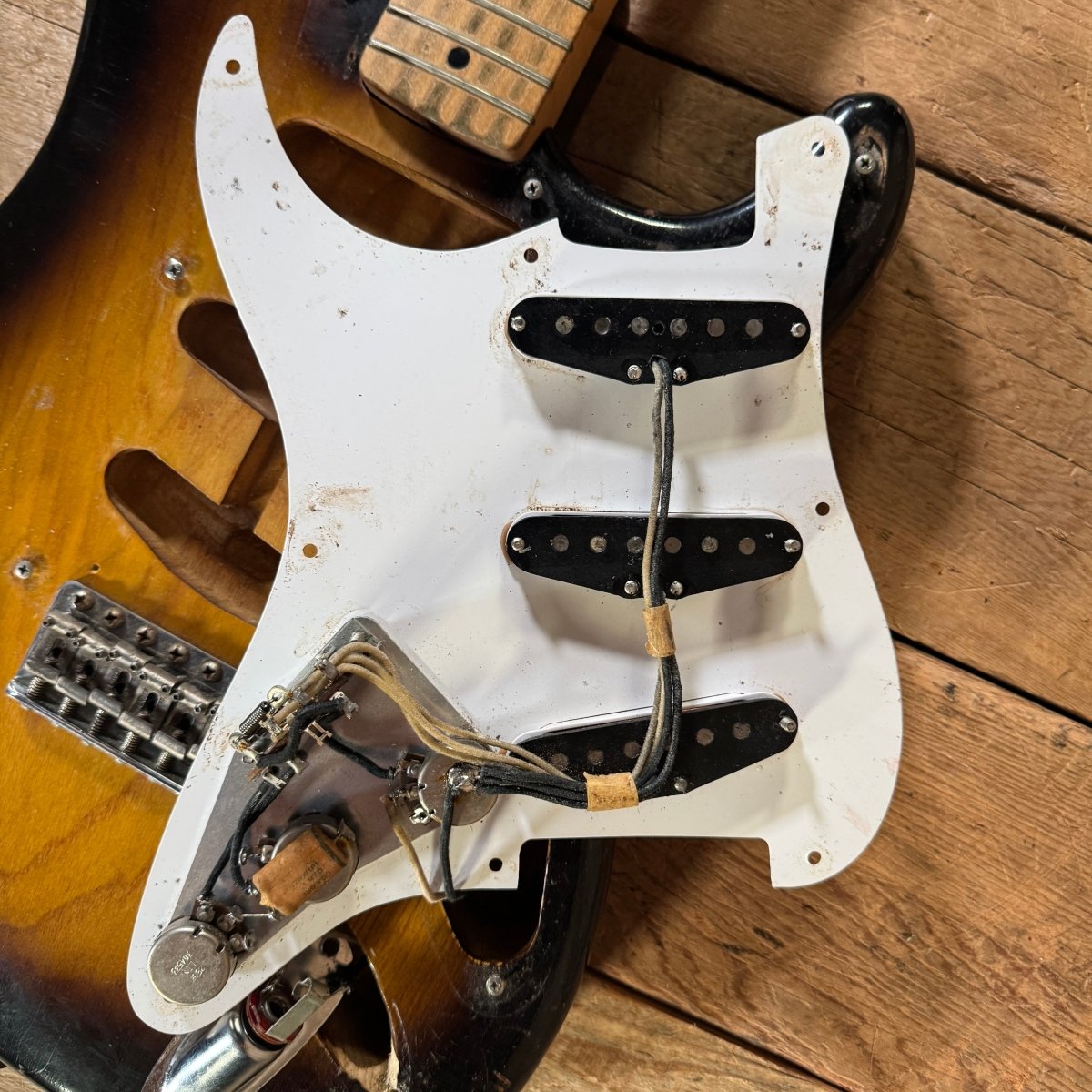 Fender 1955 Stratocaster Sunburst One - Piece Ash Body Excellent - Mahar's Vintage Guitars