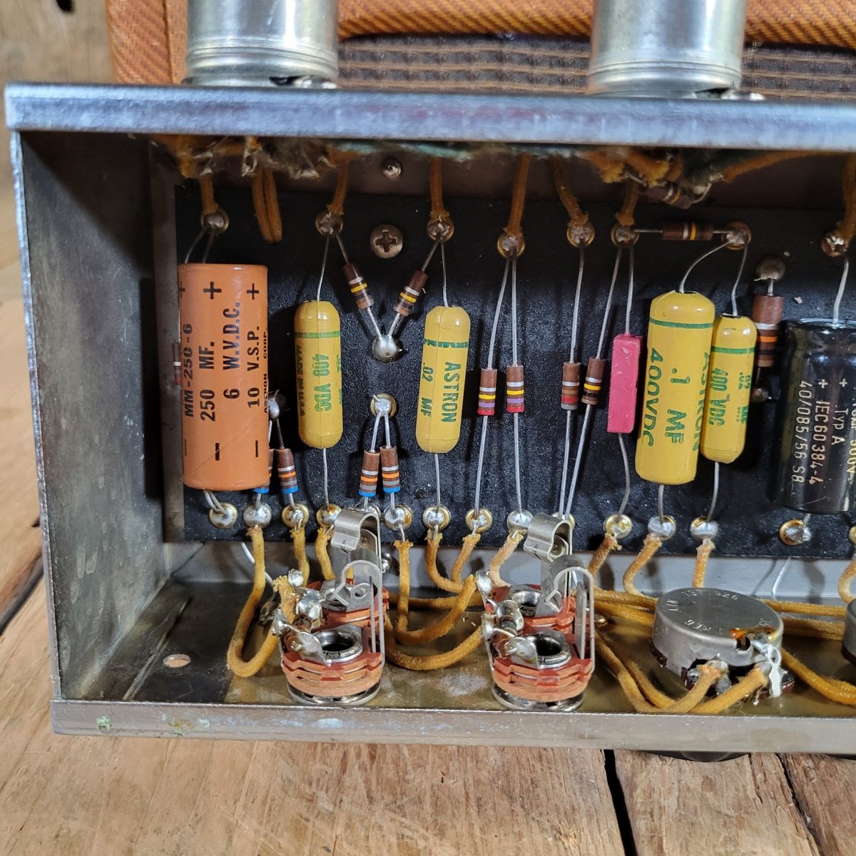 Fender 1959 Bassman 5F6 - A Tweed 4x10 Jensen Original Cover - Mahar's Vintage Guitars