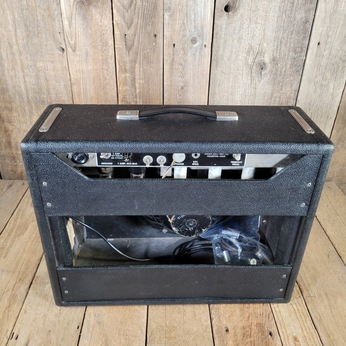Fender 1964 Deluxe Amp Blackpanel Pre CBS Excellent Condition - Mahar's Vintage Guitars