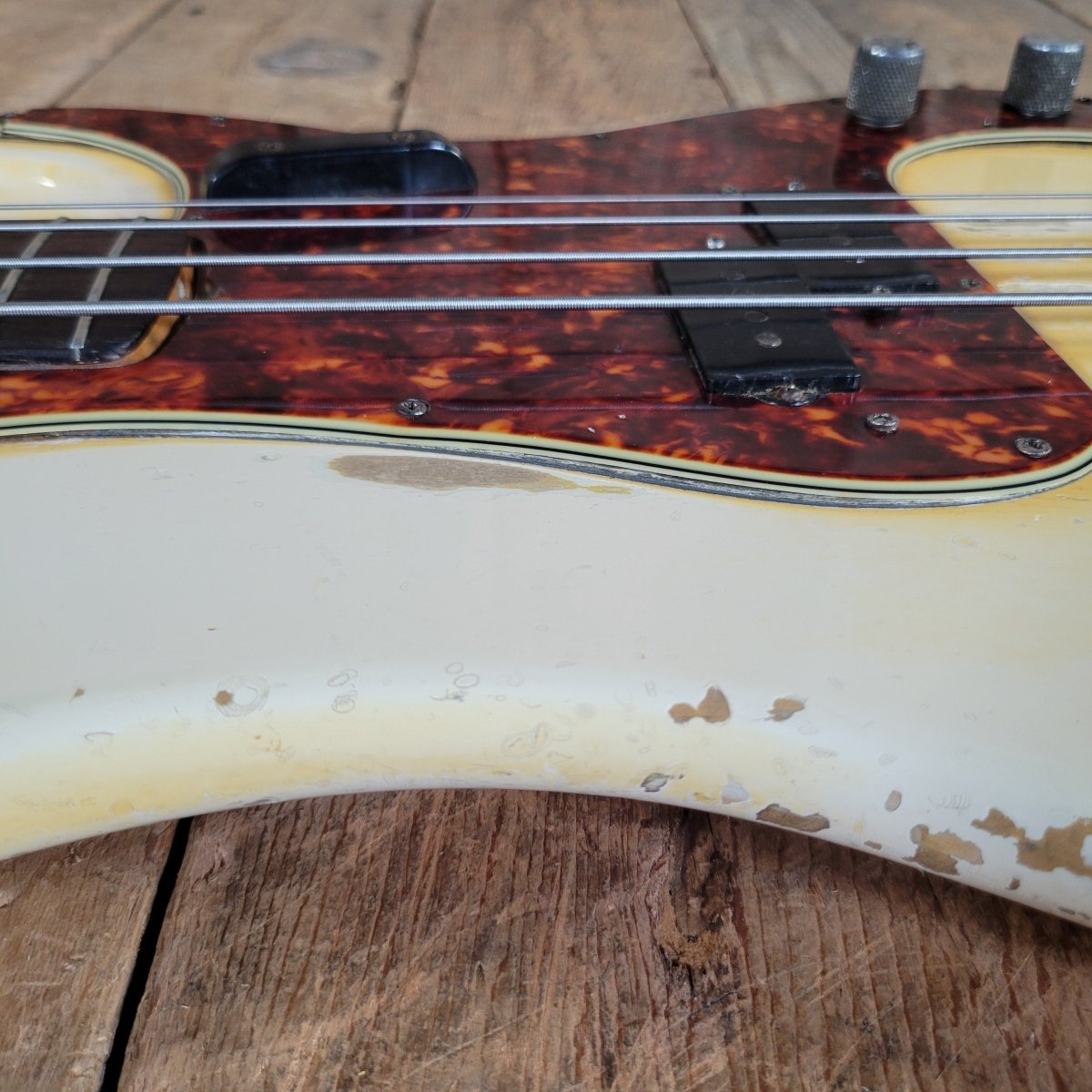 Fender 1964 Precision Bass Olympic White Very Good Pre - CBS - Mahar's Vintage Guitars