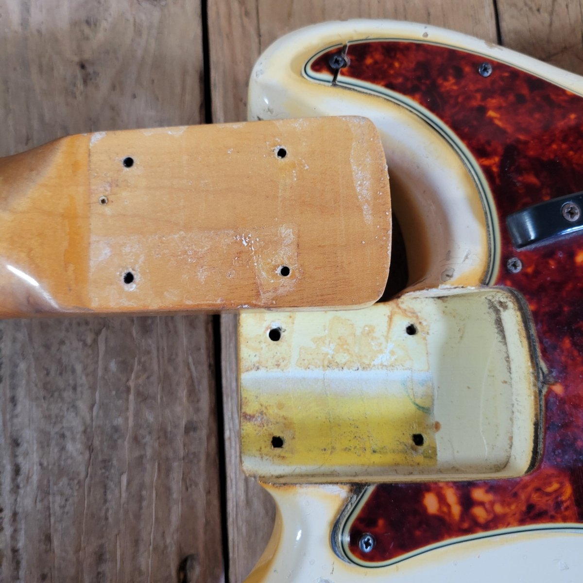 Fender 1964 Precision Bass Olympic White Very Good Pre - CBS - Mahar's Vintage Guitars