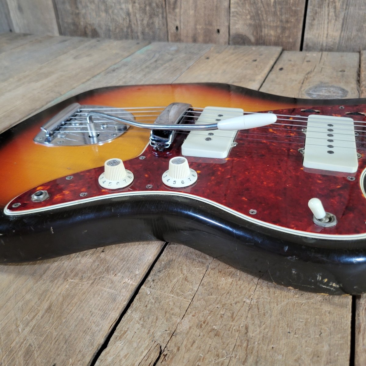 Fender 1965 Jazzmaster w/ No Logo Case Excellent - Mahar's Vintage Guitars