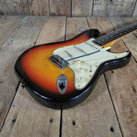 Fender 1965 Stratocaster Sunburst Non-Orig Hard Case, Very Good - Mahar's Vintage Guitars