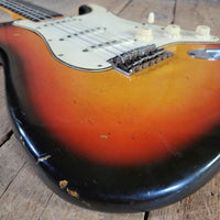 Fender 1965 Stratocaster Sunburst Non-Orig Hard Case, Very Good - Mahar's Vintage Guitars