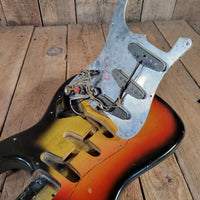 Fender 1965 Stratocaster Sunburst Non-Orig Hard Case, Very Good - Mahar's Vintage Guitars
