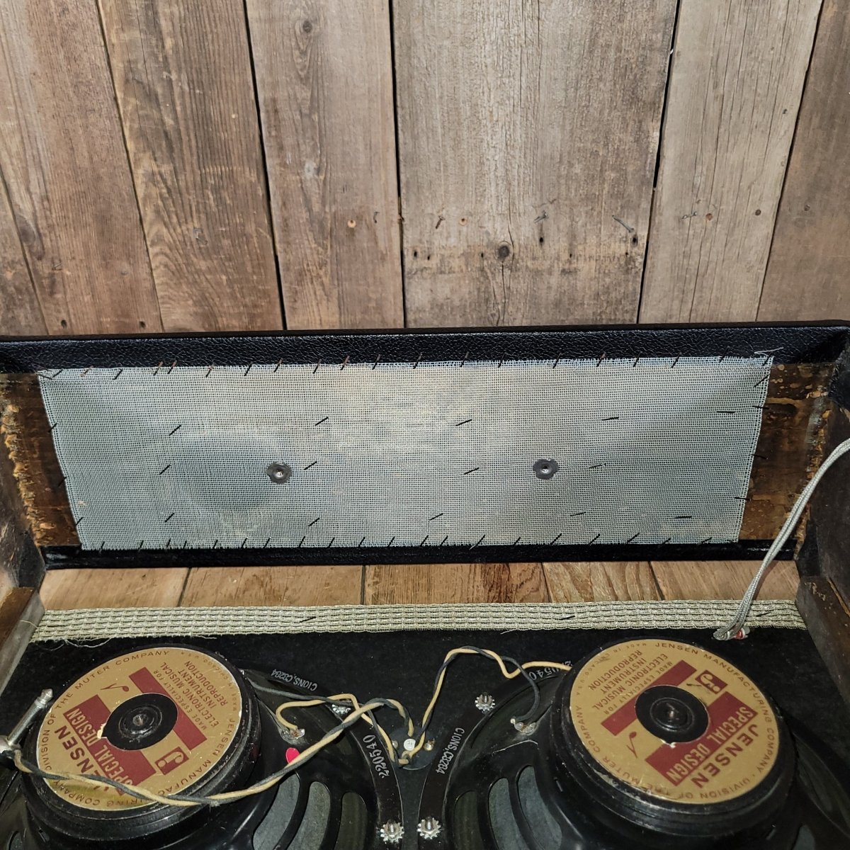 Fender 1965 Vibrolux Reverb AA864 W/ Footswitch & Cover Excellent - Mahar's Vintage Guitars
