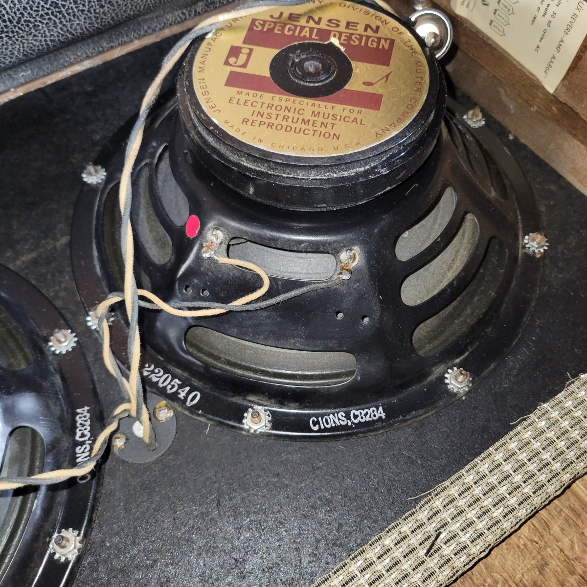 Fender 1965 Vibrolux Reverb AA864 W/ Footswitch & Cover Excellent - Mahar's Vintage Guitars