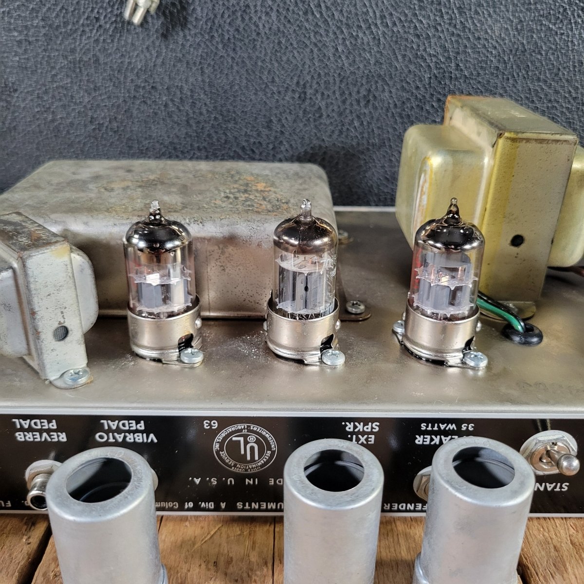 Fender 1965 Vibrolux Reverb AA864 W/ Footswitch & Cover Excellent - Mahar's Vintage Guitars