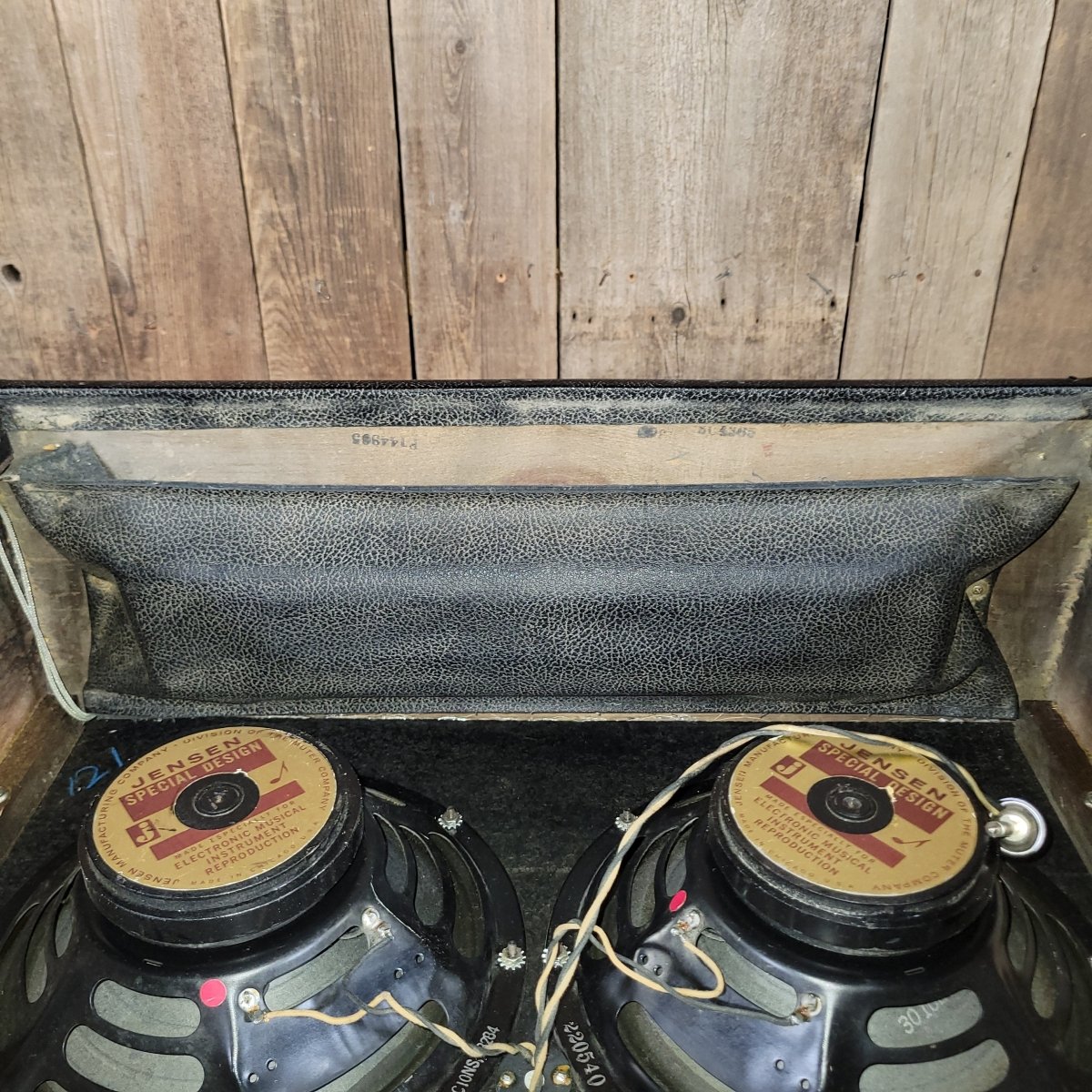Fender 1965 Vibrolux Reverb AA864 W/ Footswitch & Cover Excellent - Mahar's Vintage Guitars