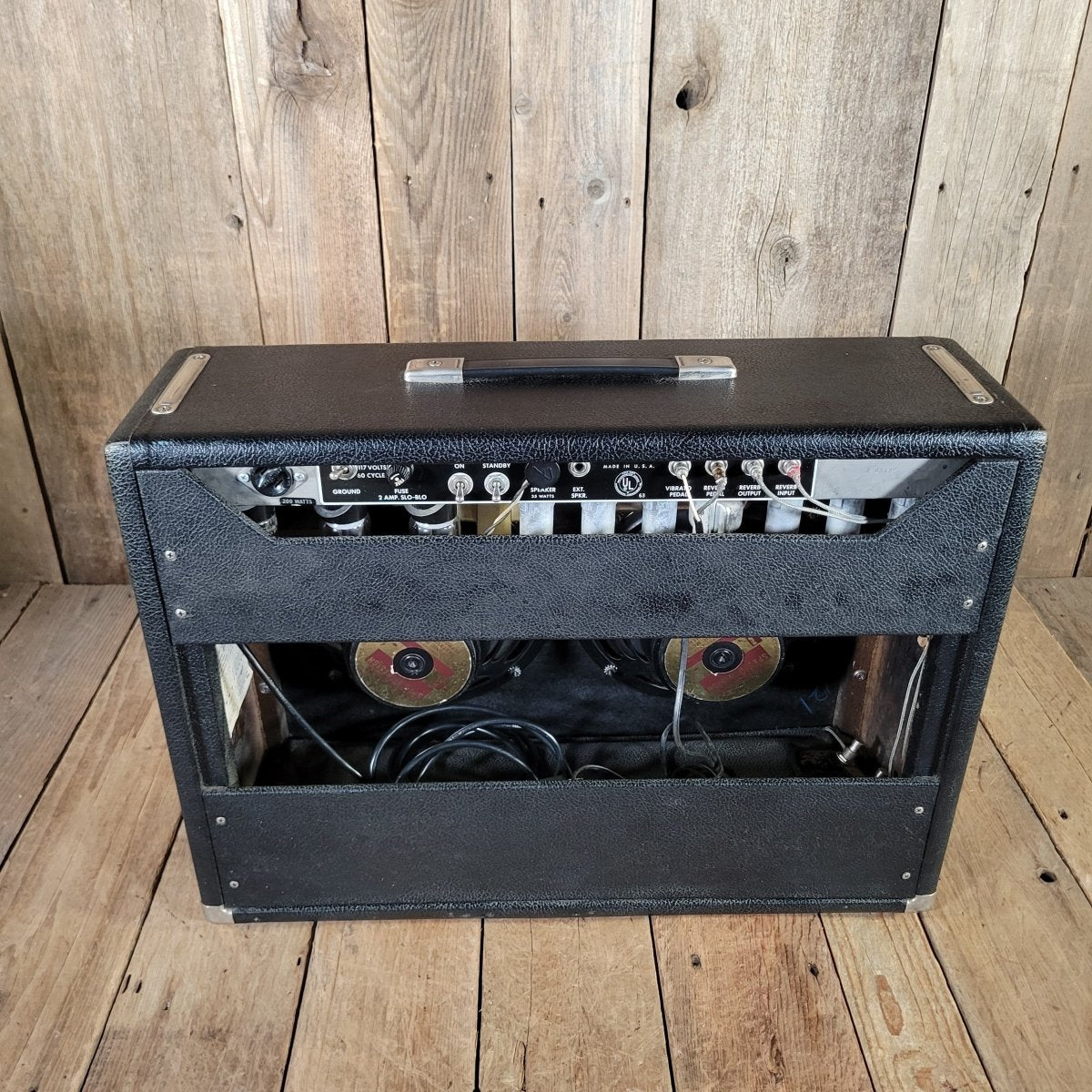 Fender 1965 Vibrolux Reverb AA864 W/ Footswitch & Cover Excellent - Mahar's Vintage Guitars