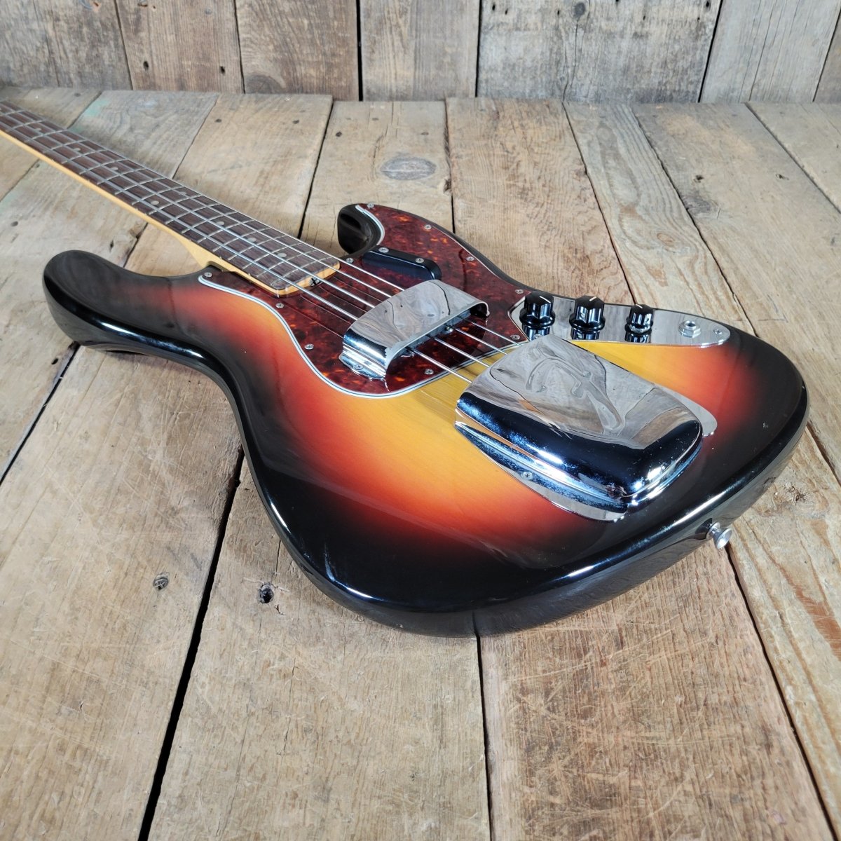 Fender 1966 Jazz Bass Sunburst All Original w/Original Case & Strap Excellent - Mahar's Vintage Guitars