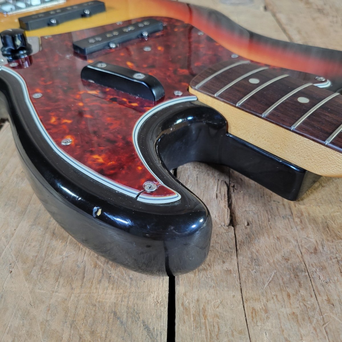Fender 1966 Jazz Bass Sunburst All Original w/Original Case & Strap Excellent - Mahar's Vintage Guitars