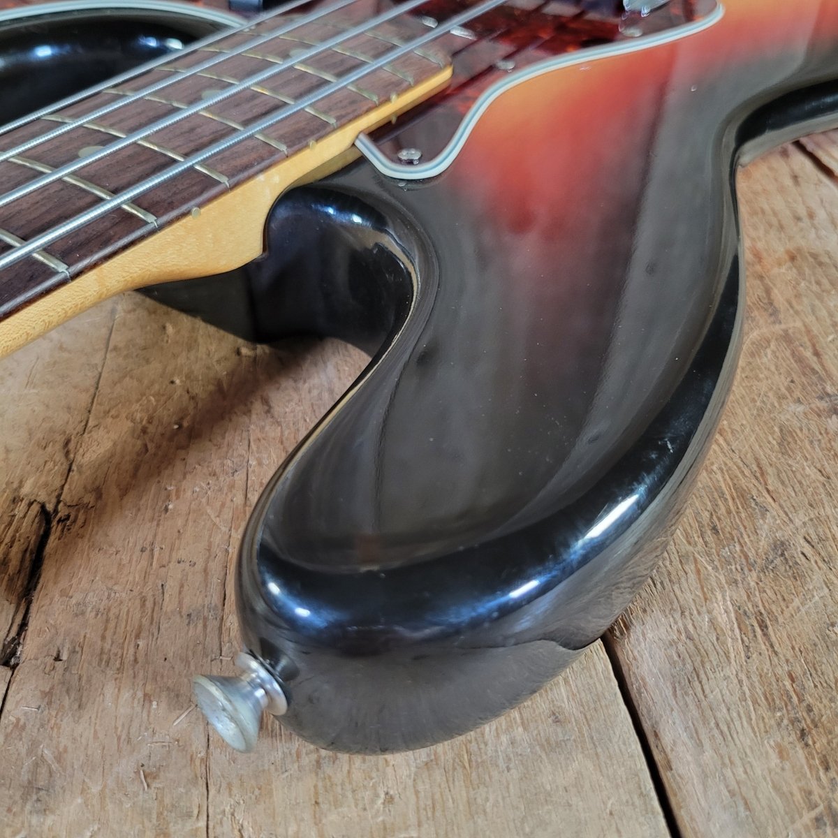 Fender 1966 Jazz Bass Sunburst All Original w/Original Case & Strap Excellent - Mahar's Vintage Guitars