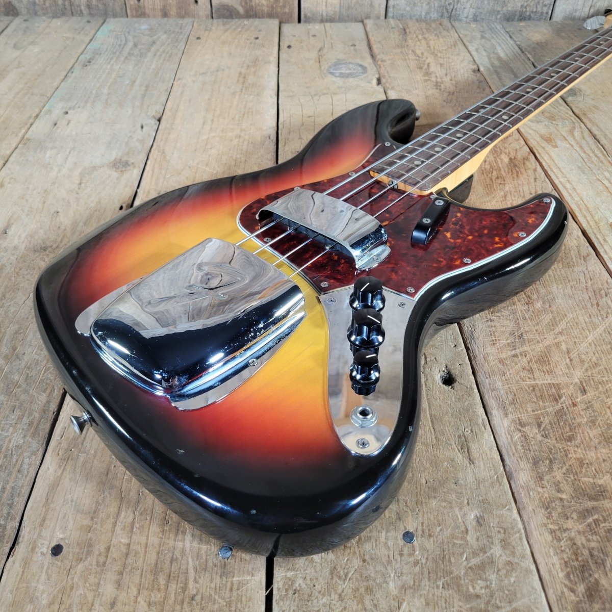Fender 1966 Jazz Bass Sunburst All Original w/Original Case & Strap Excellent - Mahar's Vintage Guitars