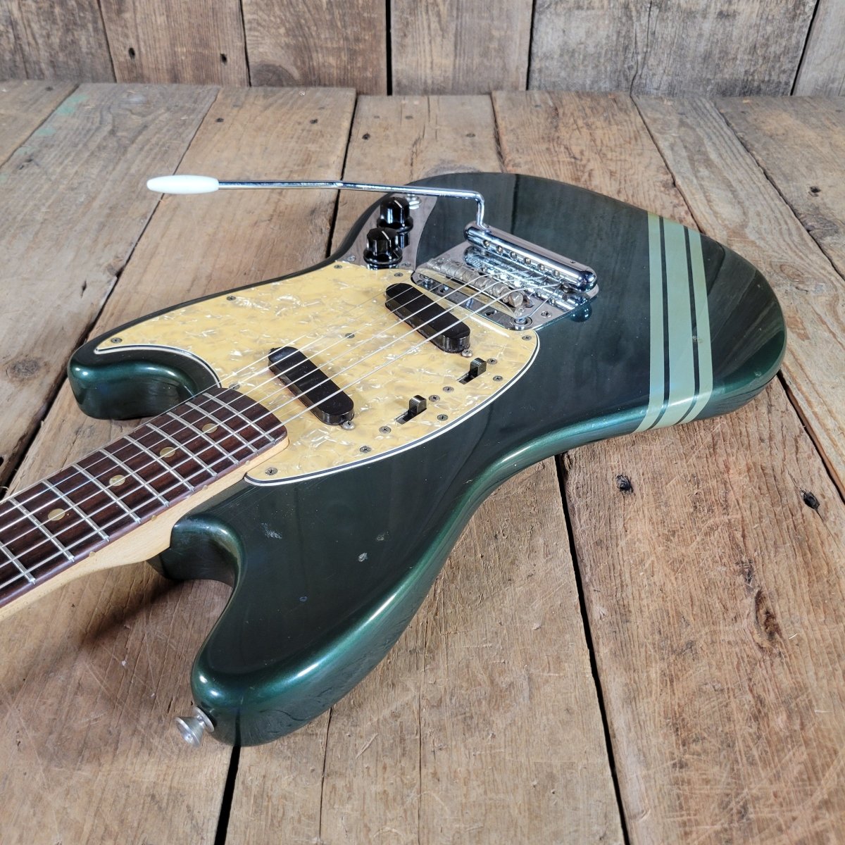 Fender Mustang Competition Burgundy | Mahar's Guitars – Mahar's
