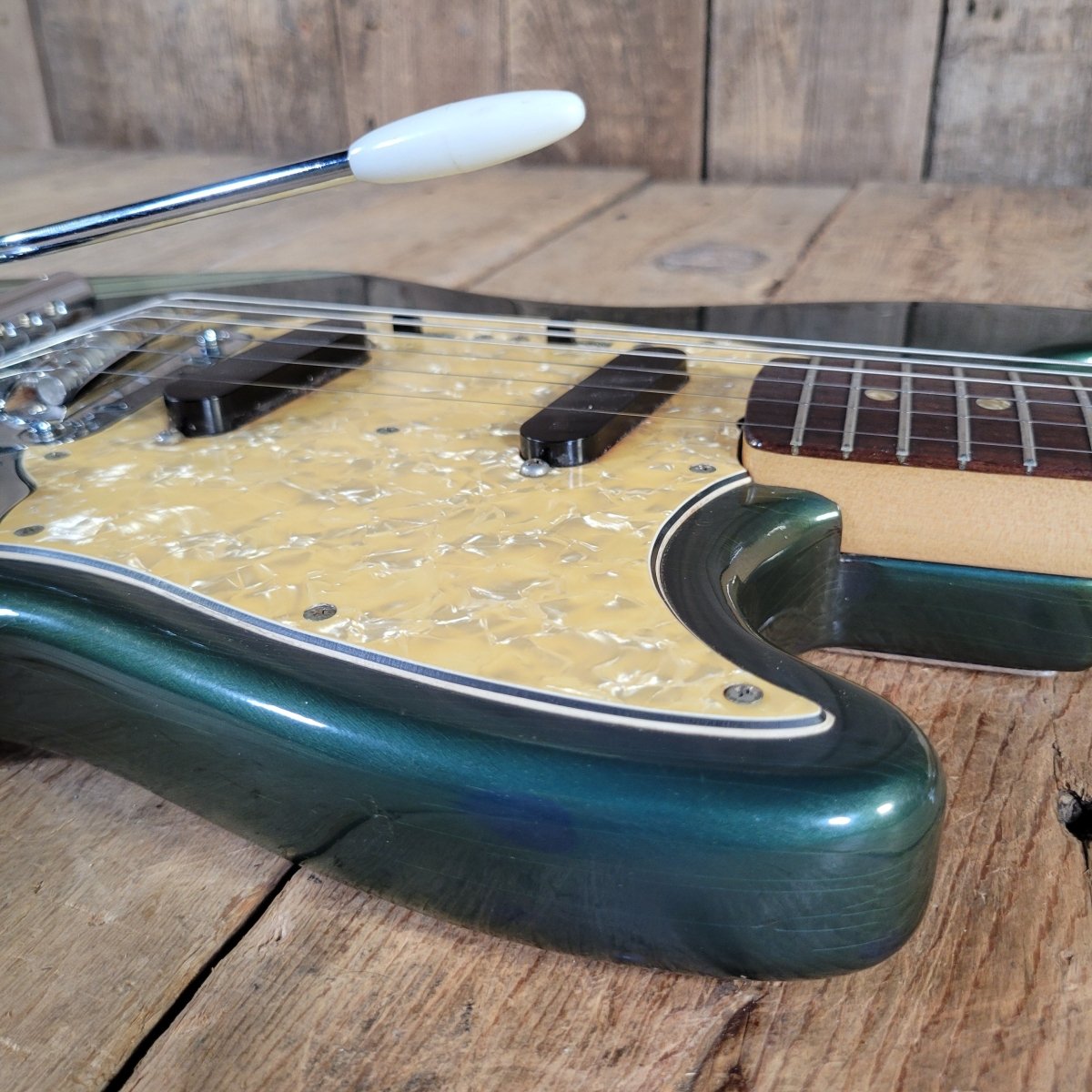 Fender Mustang Competition Burgundy | Mahar's Guitars – Mahar's