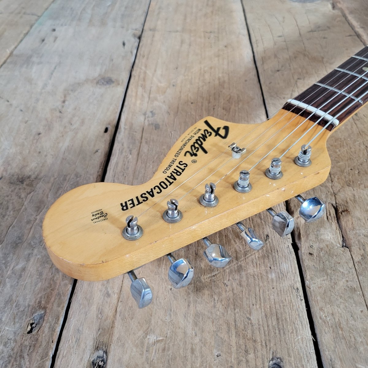 Fender 1969 Stratocaster Sunburst w/ original case Excellent - Mahar's Vintage Guitars