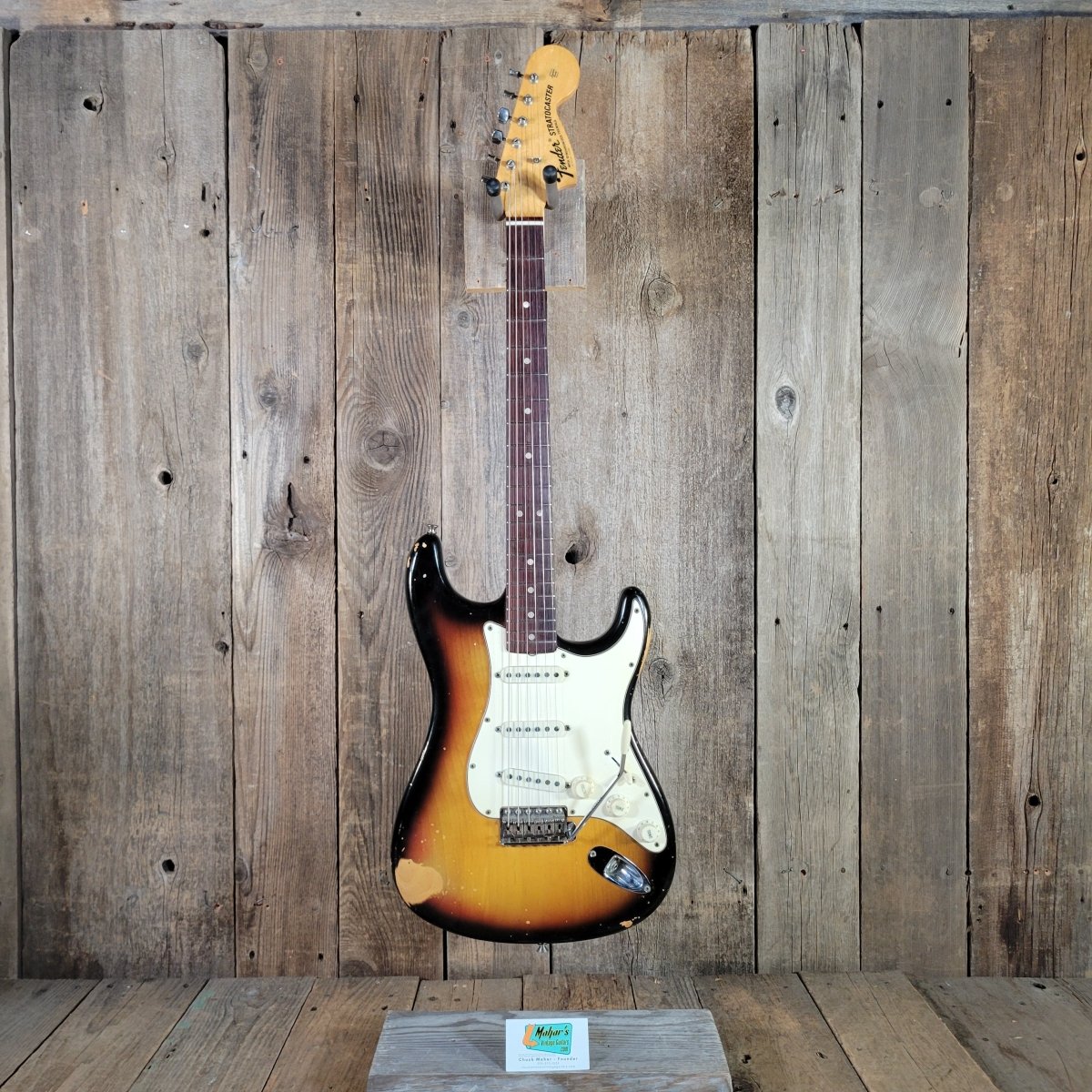 Fender 1969 Stratocaster Sunburst w/ original case Excellent - Mahar's Vintage Guitars