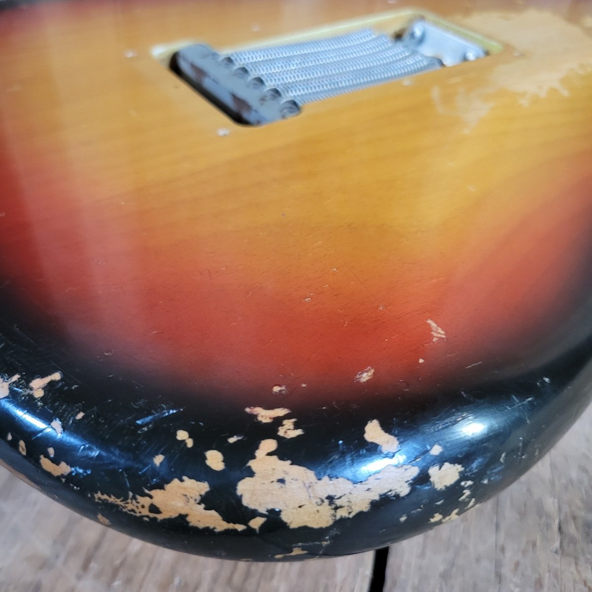 Fender 1969 Stratocaster Sunburst w/ original case Excellent - Mahar's Vintage Guitars