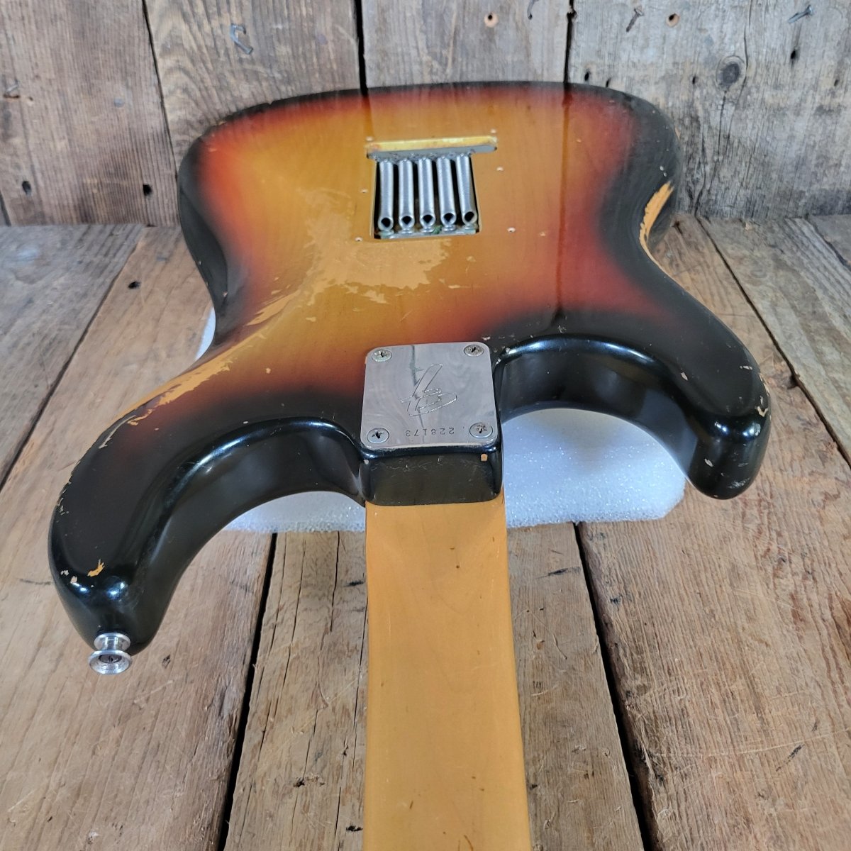 Fender 1969 Stratocaster Sunburst w/ original case Excellent - Mahar's Vintage Guitars