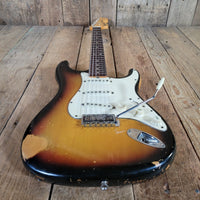 Fender 1969 Stratocaster Sunburst w/ original case Excellent - Mahar's Vintage Guitars