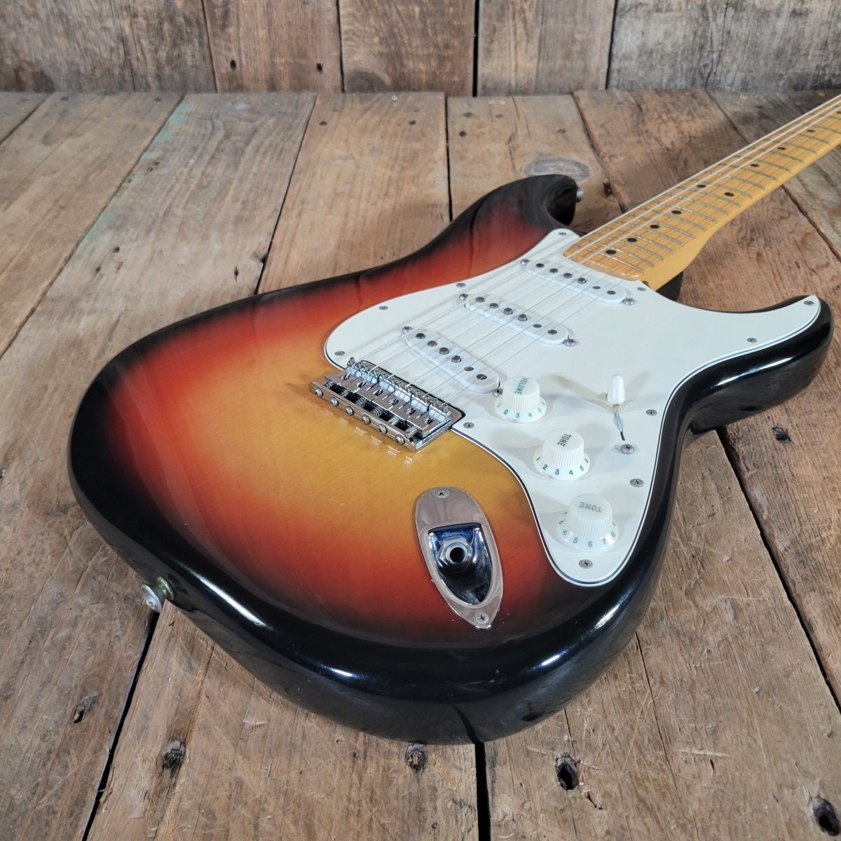 Fender 1974 Stratocaster Hardtail Sunburst Near Mint w/Case - Mahar's Vintage Guitars