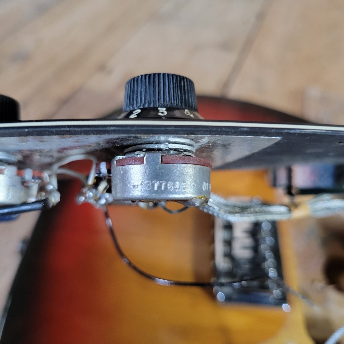 Fender 1977 - 78 Telecaster Deluxe Sunburst W/ Original Case, Excellent - Mahar's Vintage Guitars