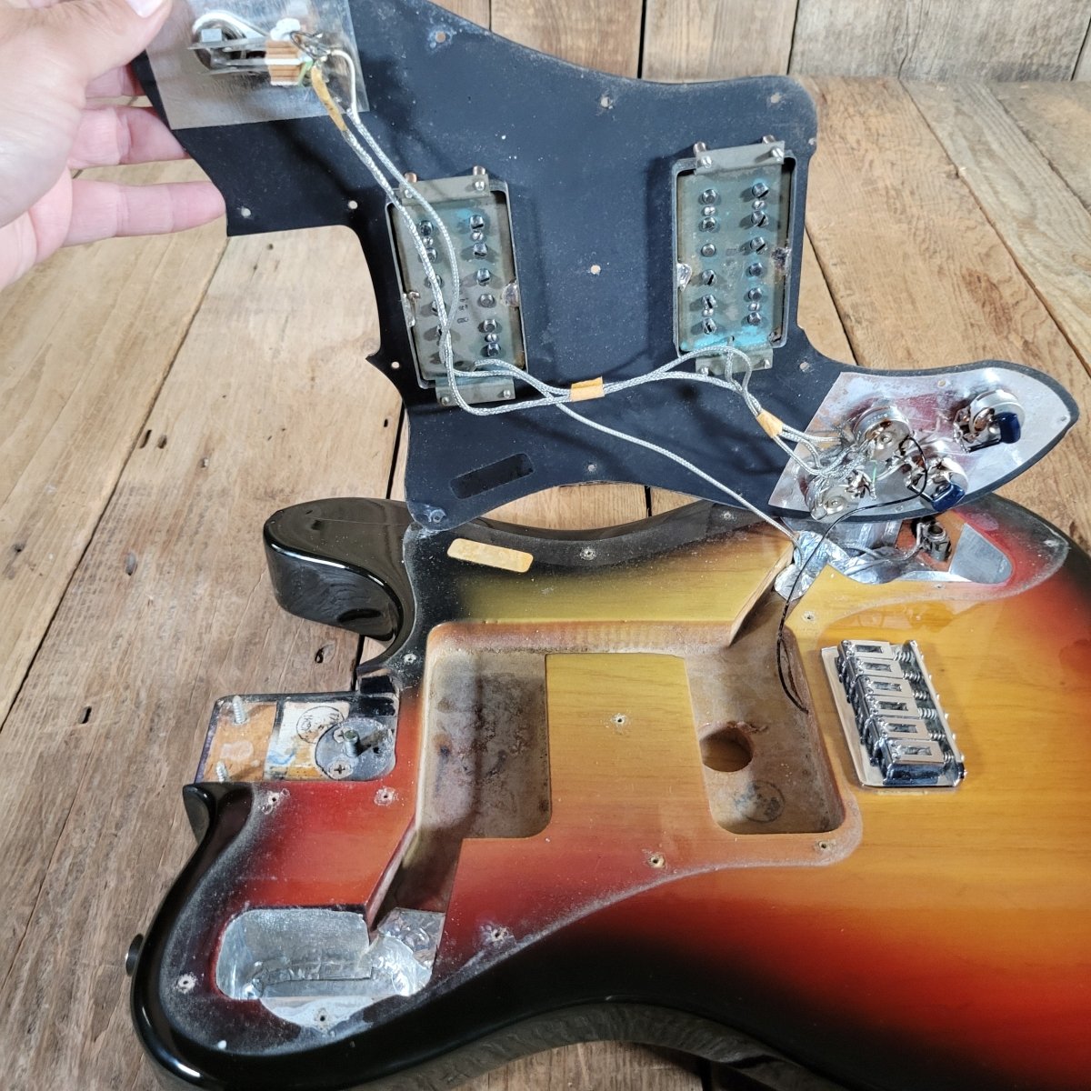 Fender 1977 - 78 Telecaster Deluxe Sunburst W/ Original Case, Excellent - Mahar's Vintage Guitars
