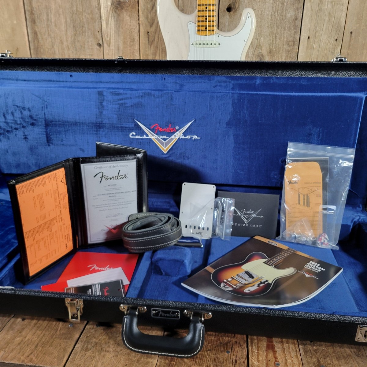 Fender 2018 Custom Shop Postmodern Stratocaster Journeyman Relic Blonde - Mahar's Vintage Guitars